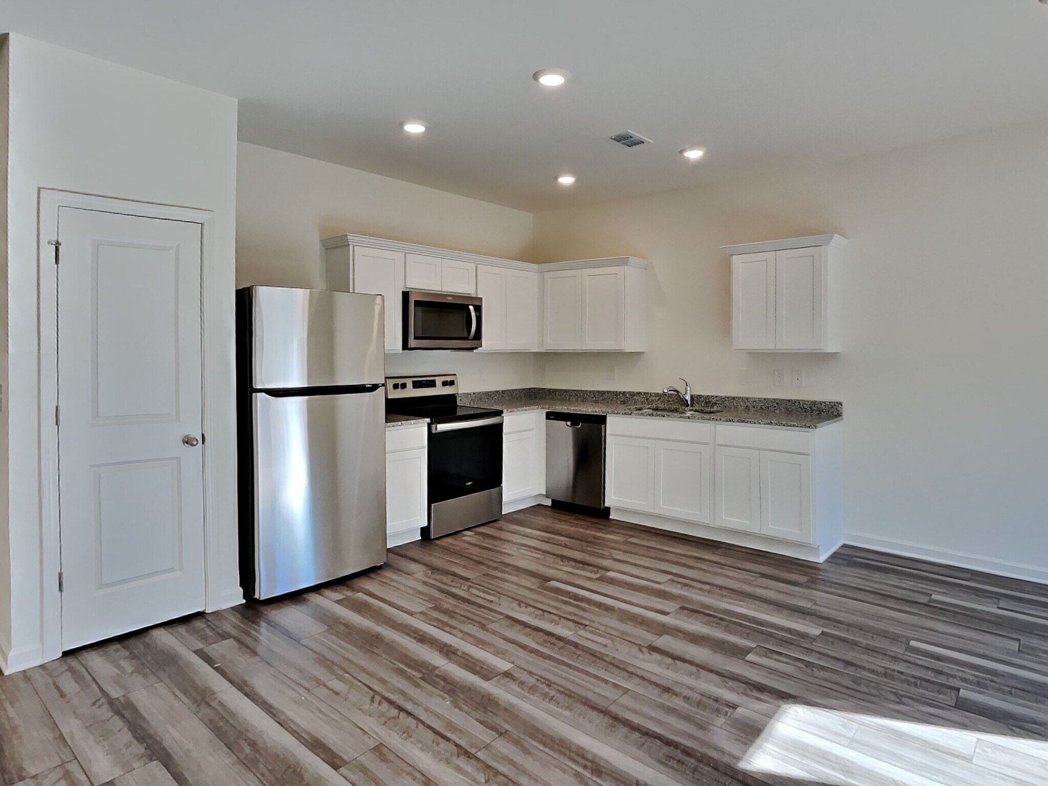 Building Photo - 126 Saginaw Ct