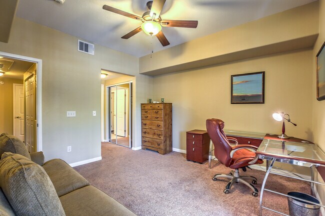 Office/2nd Bedroom - 10525 Autumn Pine Ave