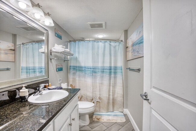 Building Photo - Oceanview Retreat at the Beach