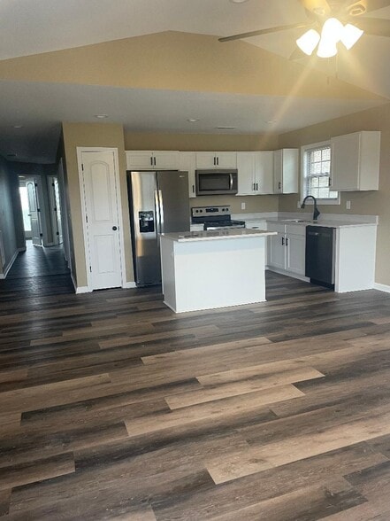 Building Photo - 7012 Caravan Dr