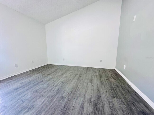 Building Photo - 2663 Oneida Loop