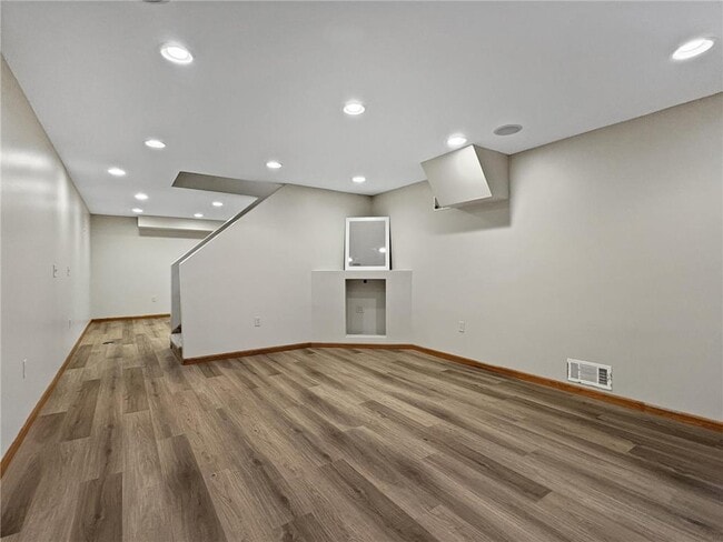 Building Photo - 5801 W 99th St