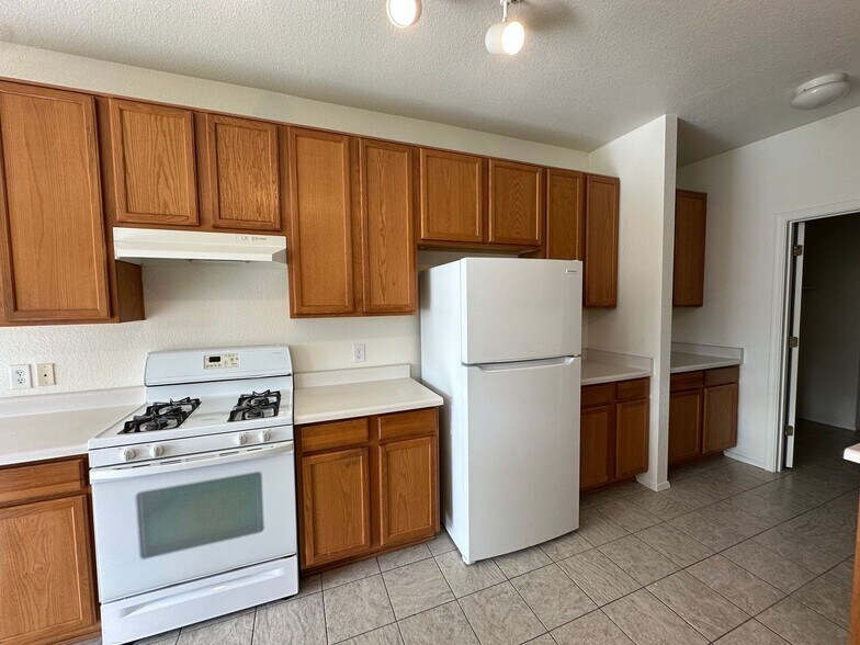 Building Photo - 3612 E Mecate Rd