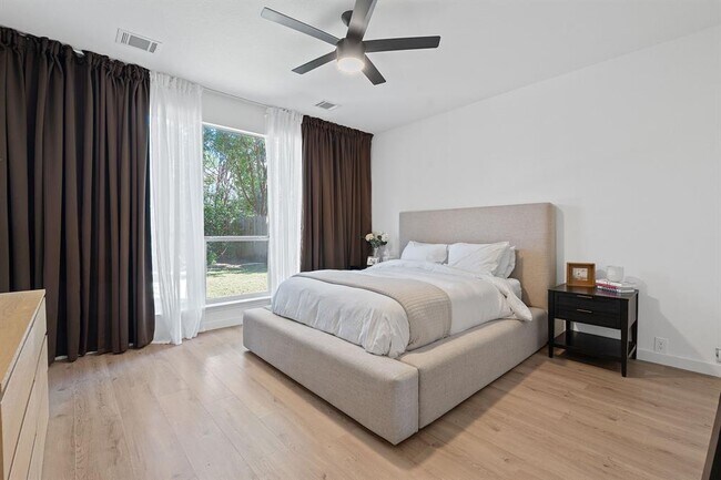 Building Photo - 17813 Box Canyon Terrace