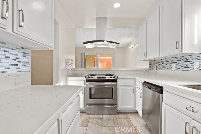 Building Photo - 5651 N Sumner Way