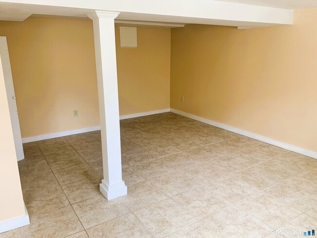 Building Photo - 15 Coral Dr