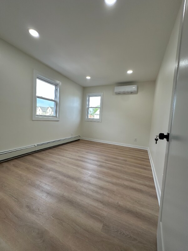 Building Photo - 541 Jefferson Ave