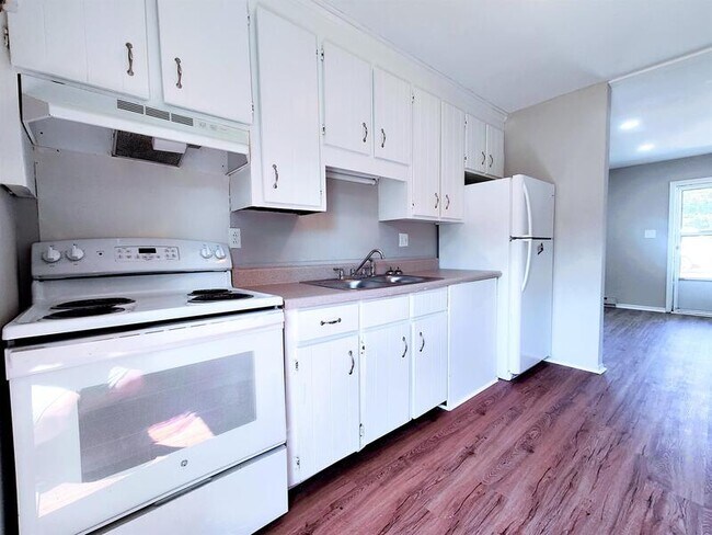 Building Photo - 4437 Layola Ave