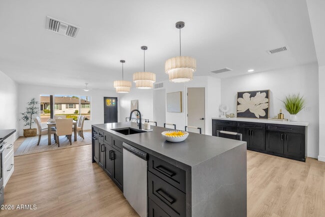 Building Photo - 7415 E Holly St