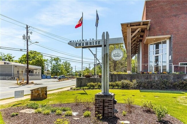 Building Photo - 3981 Longview Dr