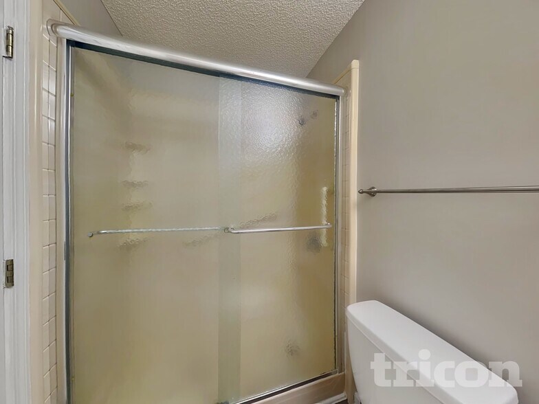 Building Photo - 8256 Creek Hollow Ct