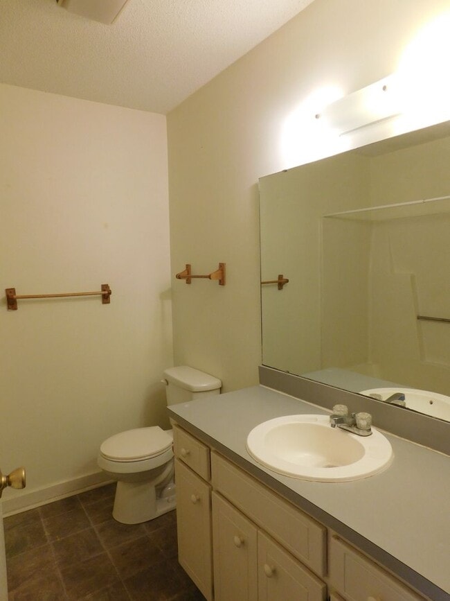 Building Photo - 7 Pillory Cir