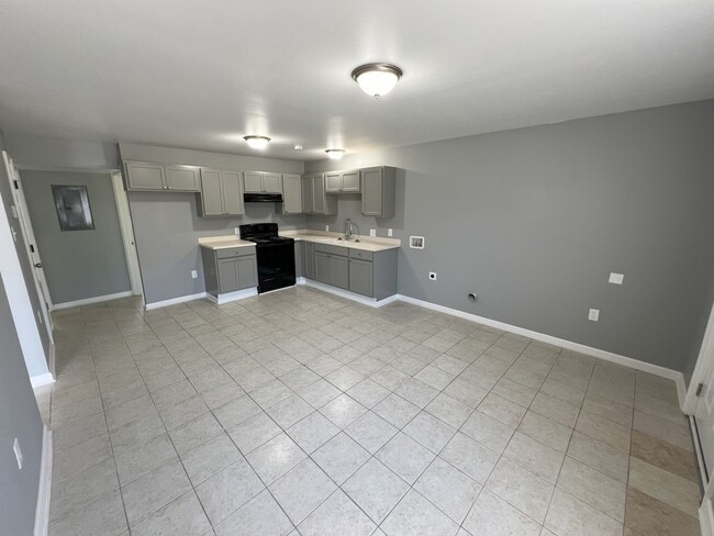 Building Photo - Baker Trails Apartments