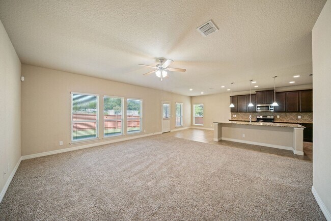 Building Photo - Immaculate Home in the Coveted Fairway Rid...