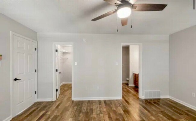 Building Photo - 5428 Bradley Dr