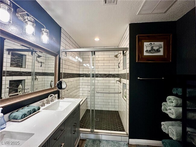 Building Photo - 41 Stone Cress Dr