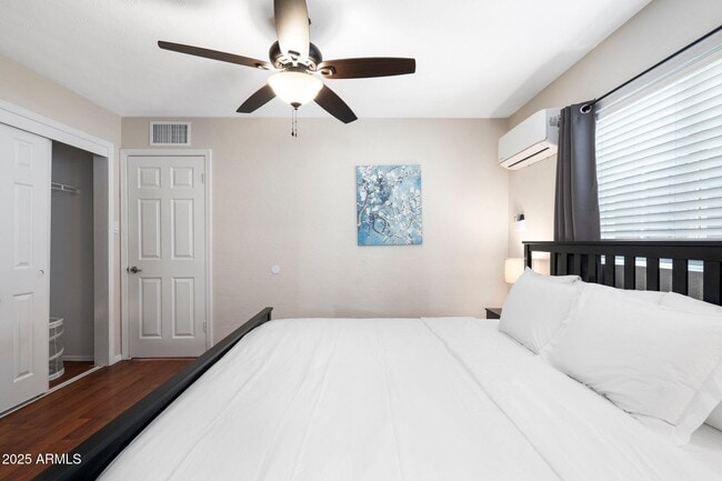 Building Photo - 7608 E Catalina Dr