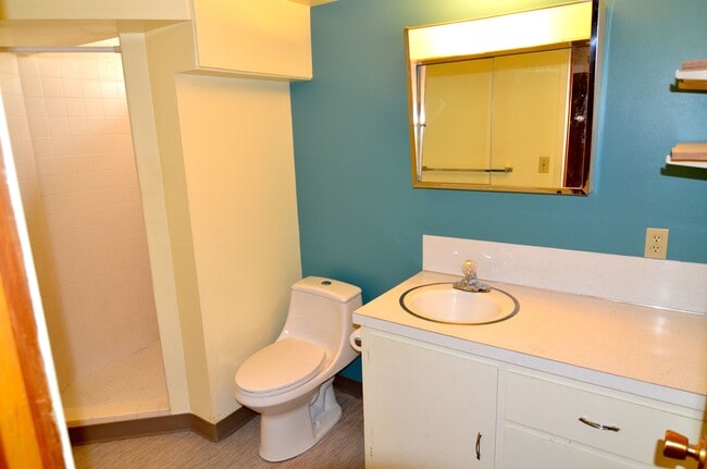 Building Photo - 1223 N 8th Ave