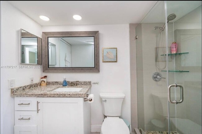 Building Photo - 19999 E Country Club Dr