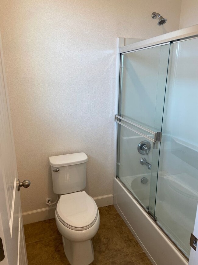 Building Photo - Folsom 4 bdrm, 3 bath near Folsom HS