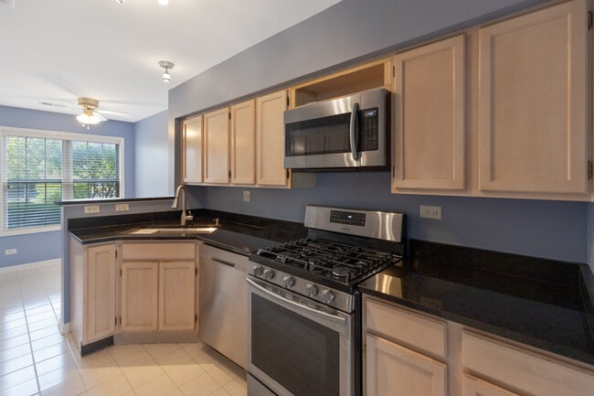Building Photo - 1483 Ashbury Ln W