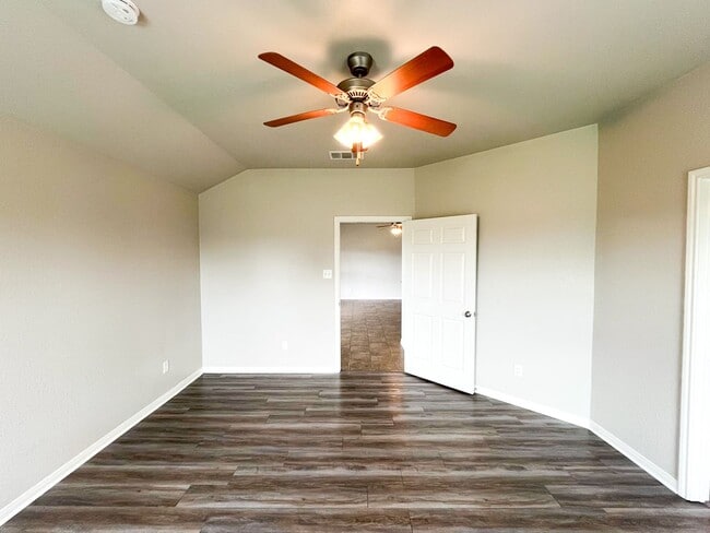 Building Photo - Available NOW!!!! This Beautiful 1 story, 4 Bedroom, 2 bath home in Killeen has a lot to offer!  ...