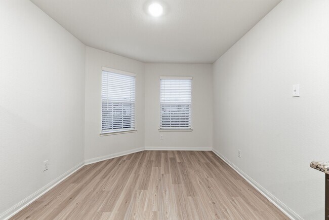 Building Photo - 345 Lone Mountain Dr