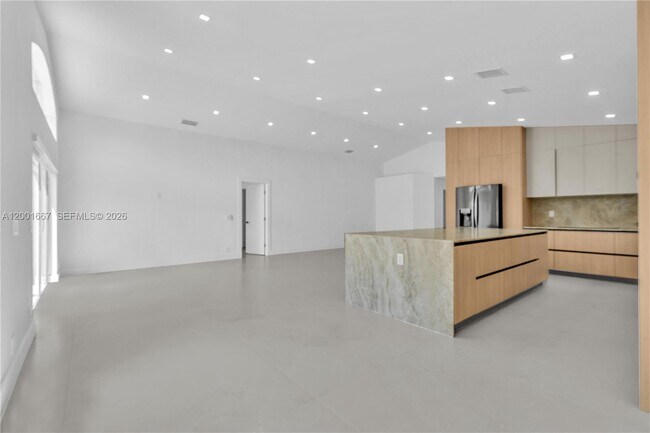 Building Photo - 4967 SW 32nd Way