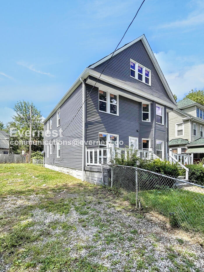 Building Photo - 2216 E 82nd St