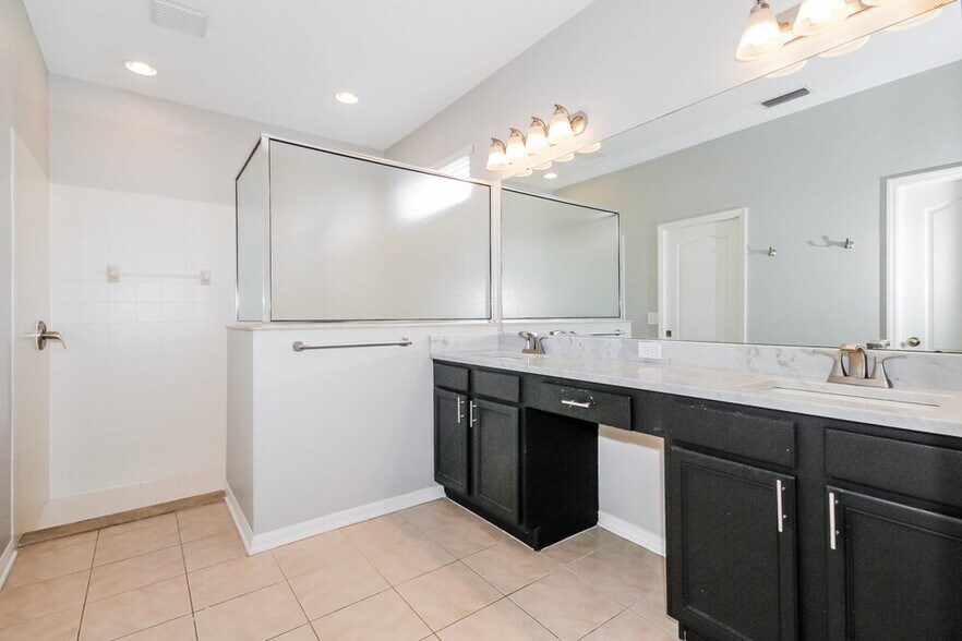 Building Photo - 8204 Abbey Mist Cove