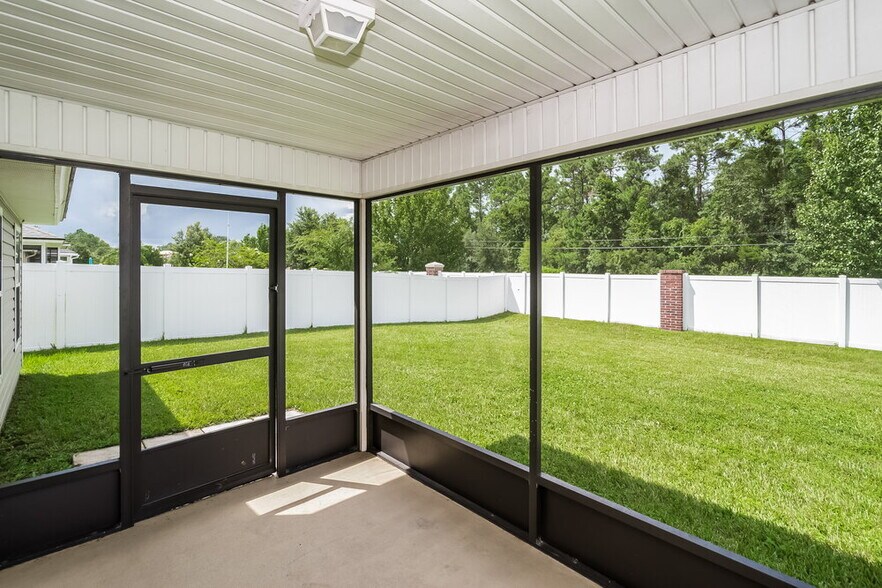 Building Photo - 303 Sanwick Dr