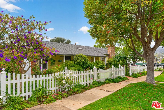 Building Photo - 16036 W Junaluska Way