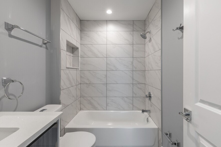 Building Photo - 1222 N Marshall St