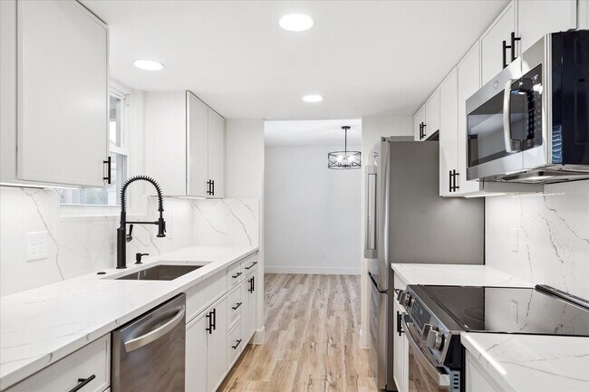 Building Photo - Bright, Modern Home on a Spacious Lot in a...