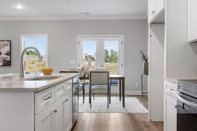 Building Photo - NEW 2 Bedroom Townhome in Cleveland!