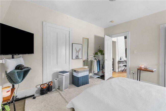 Building Photo - 501 Spring St