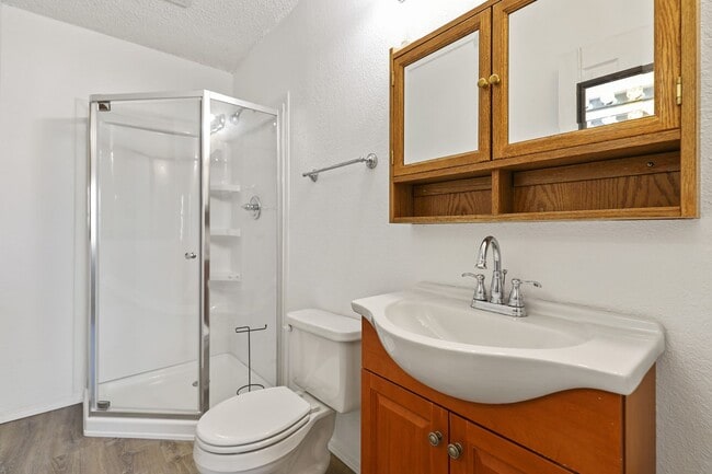 Building Photo - 3 bedroom 2 bath home with Acreage