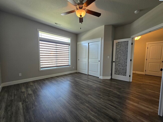 Building Photo - Short Term Rental Rental in Kennewick w/Lawn Care