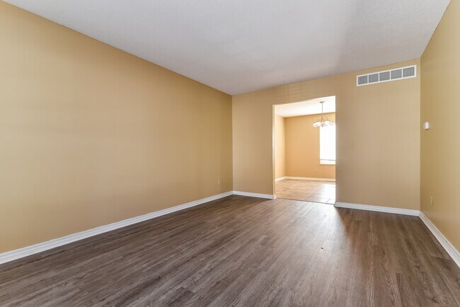 Building Photo - 7551 Rogers Dr