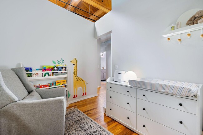 Building Photo - 2210 W Wabansia Ave