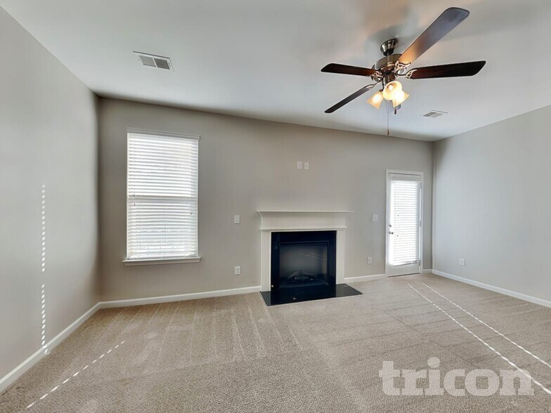 Building Photo - 368 Lossie Ln
