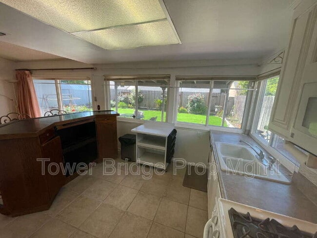 Building Photo - 9400 Appalachian Dr