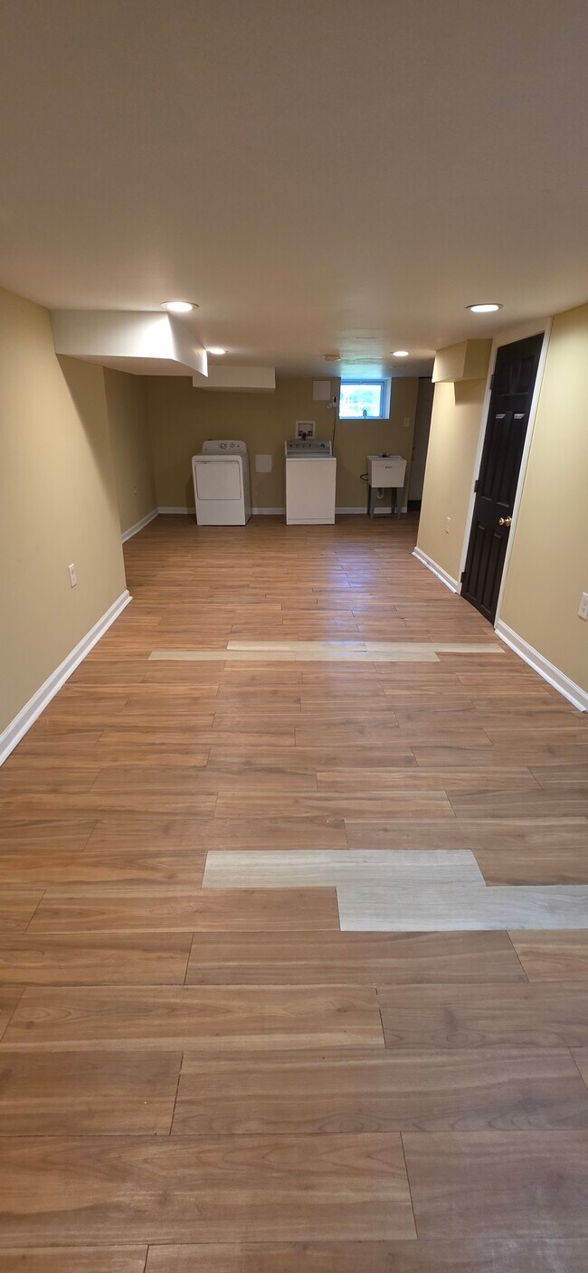 Building Photo - 308 Marydell Rd