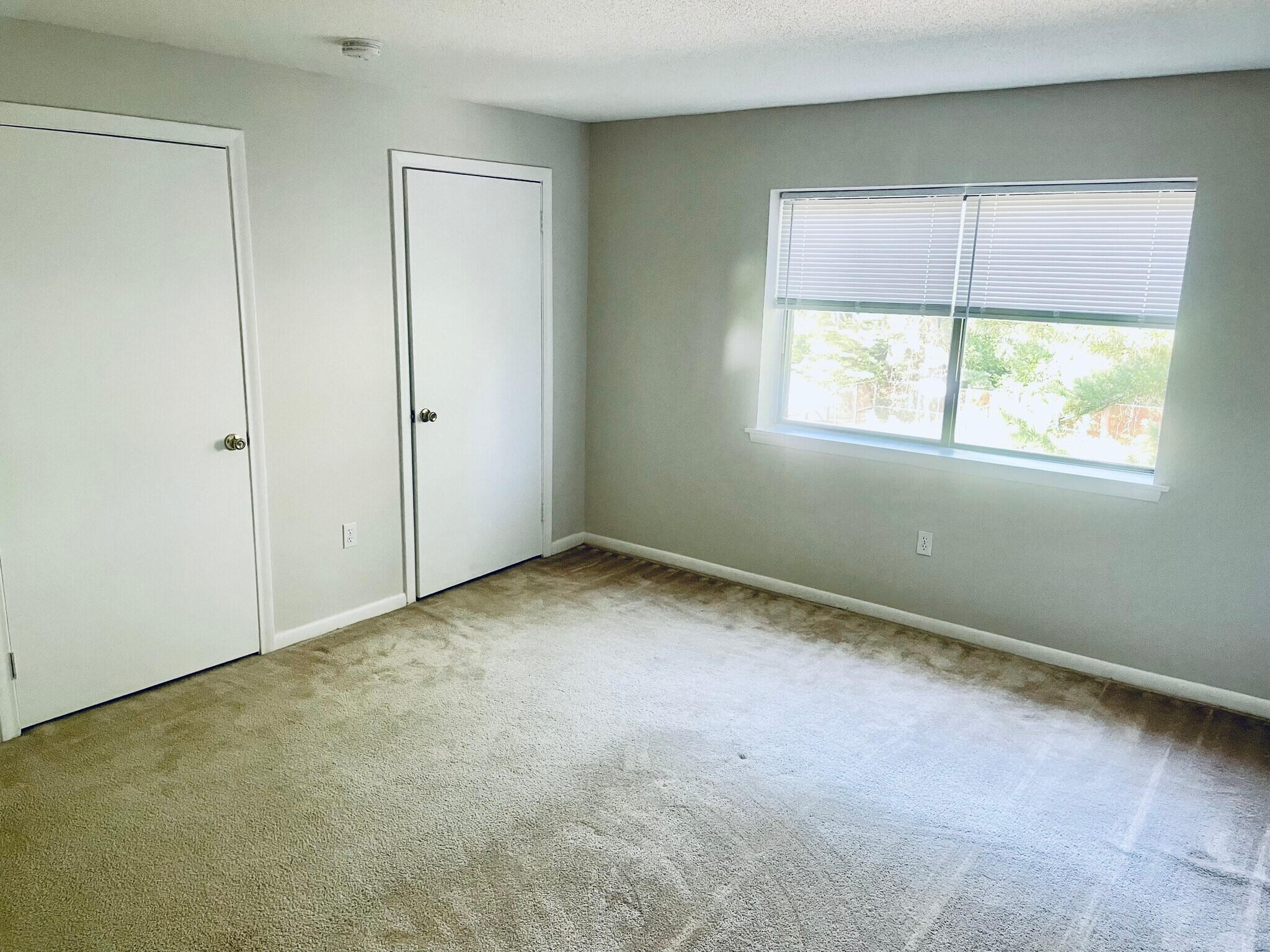 Building Photo - 2400 Harbor View Dr