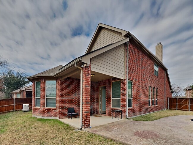 Building Photo - An elegant retreat designed for comfort, entertaining, and year-round enjoyment.