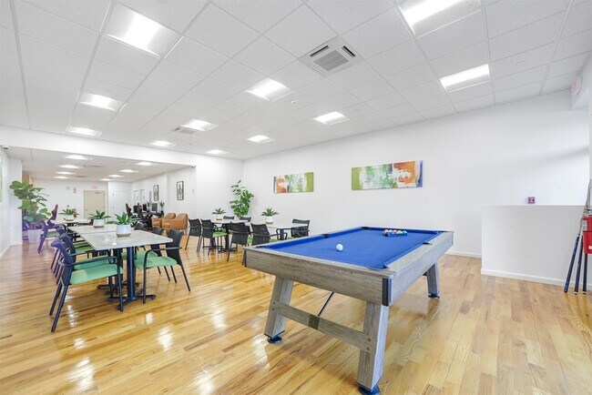 Building Photo - 520 Belleville Ave