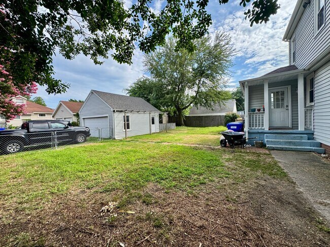 Building Photo - 9251 Atwood Ave
