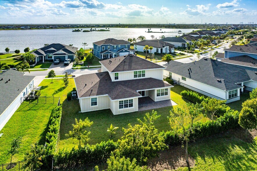 Building Photo - 916 Hookline Cir