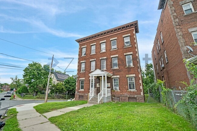 Building Photo - 314-316-316 Bellevue St