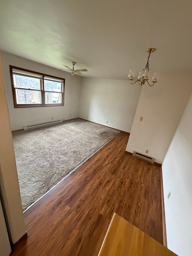 Building Photo - 222 High Line St